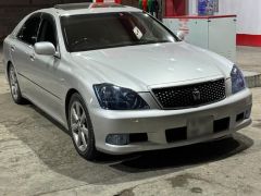 Photo of the vehicle Toyota Crown