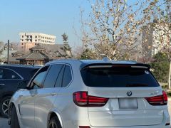 Photo of the vehicle BMW X5