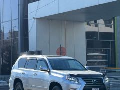 Photo of the vehicle Lexus GX