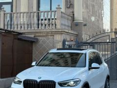 Photo of the vehicle BMW X5