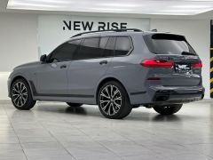 Photo of the vehicle BMW X7