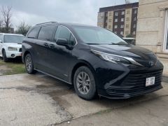 Фото авто Toyota Sienna