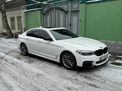 Photo of the vehicle BMW 5 Series