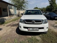 Сүрөт унаа Toyota Hilux