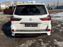 Photo of the vehicle Lexus LX