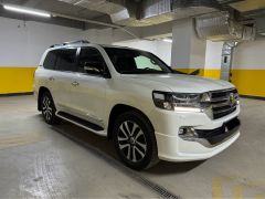 Photo of the vehicle Toyota Land Cruiser