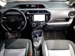 Сүрөт унаа Toyota Prius c