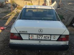 Сүрөт унаа Mercedes-Benz W124