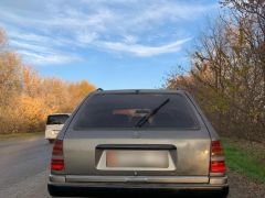 Сүрөт унаа Mercedes-Benz W124