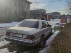 Сүрөт унаа Mercedes-Benz W124