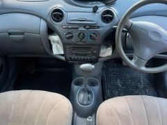 Сүрөт унаа Toyota Vitz