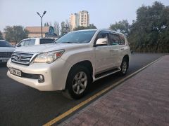 Photo of the vehicle Lexus GX