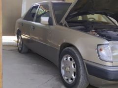 Сүрөт унаа Mercedes-Benz W124