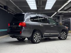 Photo of the vehicle Toyota Land Cruiser