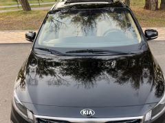 Photo of the vehicle Kia Carnival