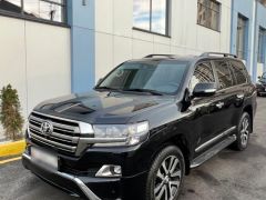 Photo of the vehicle Toyota Land Cruiser