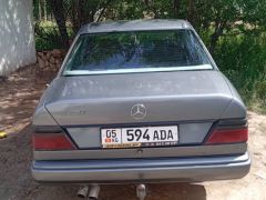 Сүрөт унаа Mercedes-Benz W124