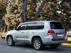 Photo of the vehicle Toyota Land Cruiser