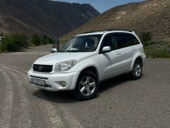 Сүрөт унаа Toyota RAV4