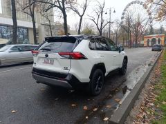 Сүрөт унаа Toyota RAV4