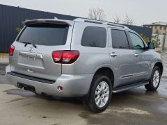 Сүрөт унаа Toyota Sequoia