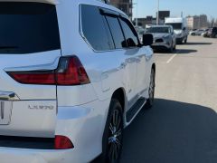 Photo of the vehicle Lexus LX