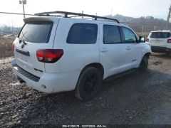 Photo of the vehicle Toyota Sequoia