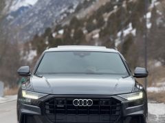 Photo of the vehicle Audi Q8