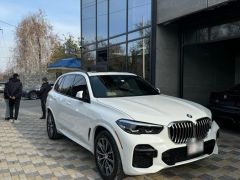 Photo of the vehicle BMW X5