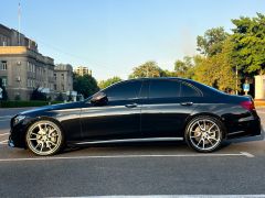 Фото авто Mercedes-Benz E-Класс AMG