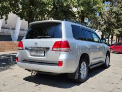 Photo of the vehicle Toyota Land Cruiser