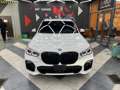 Photo of the vehicle BMW X5