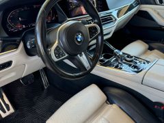 Photo of the vehicle BMW X7