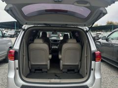 Photo of the vehicle Kia Carnival