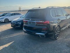 Photo of the vehicle BMW X7