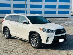 Photo of the vehicle Toyota Highlander