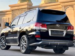 Photo of the vehicle Lexus LX