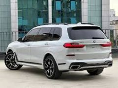 Фото авто BMW X7