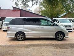 Photo of the vehicle Toyota Estima