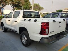 Сүрөт унаа Mitsubishi L200