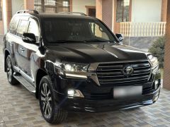 Photo of the vehicle Toyota Land Cruiser