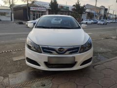 Фото авто BYD E5