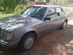 Сүрөт унаа Mercedes-Benz W124