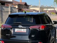 Сүрөт унаа Toyota RAV4