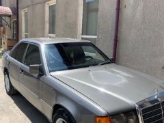 Сүрөт унаа Mercedes-Benz W124