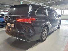 Фото авто Toyota Sienna