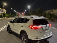 Сүрөт унаа Toyota RAV4