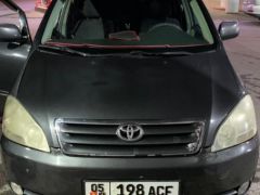 Фото авто Toyota Avensis Verso