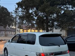 Сүрөт унаа Toyota Gaia