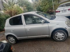 Сүрөт унаа Toyota Vitz